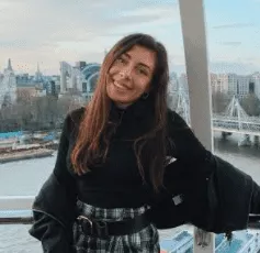 Headshot of Isabelle